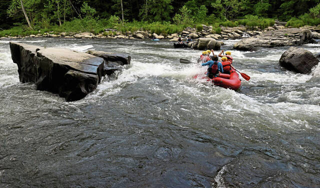 6835360_web1_GTR-raftingsafety02
