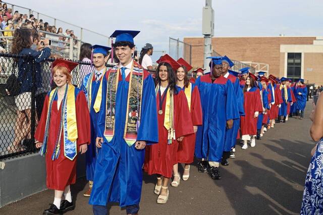 7393447_web1_sig-cvgrad2