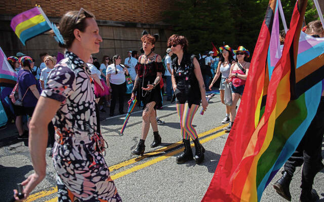 7404345_web1_ptr-PrideParade11