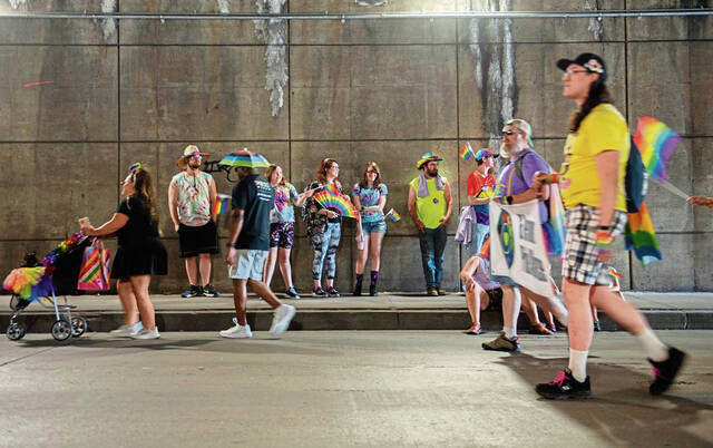 7404345_web1_ptr-PrideParade13