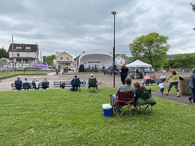 7405455_web1_vnd-rockinroosevelt5-060324