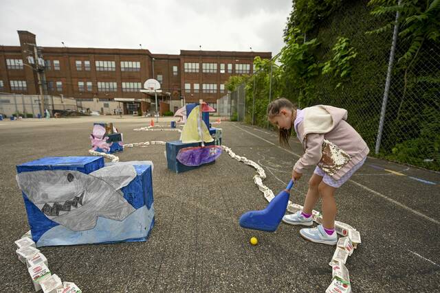 7407358_web1_vnd-lo-minigolf100-060424