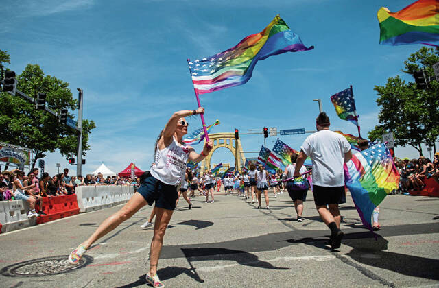 7415578_web1_ptr-PrideParade14