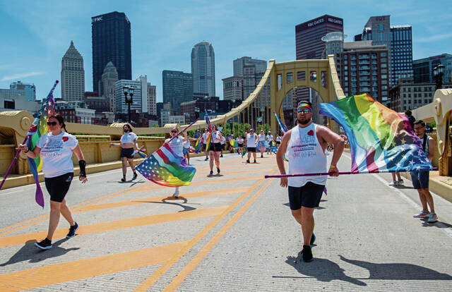 7415578_web1_ptr-PrideParade15