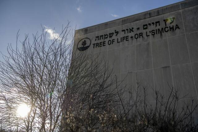 7418999_web1_ptr-TreeOfLife13