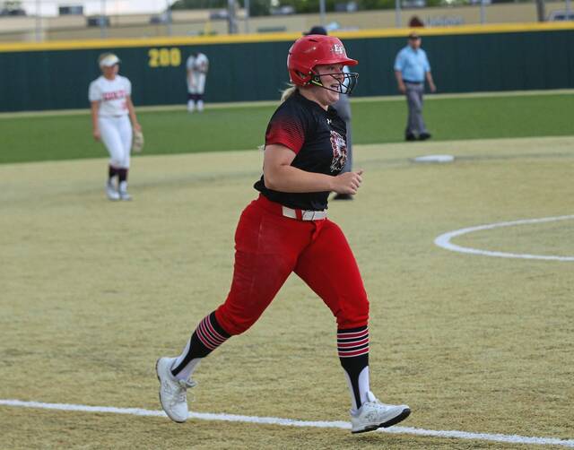 Shelby Telegdy’s big day boosts Elizabeth Forward past Chartiers Valley into state semifinals