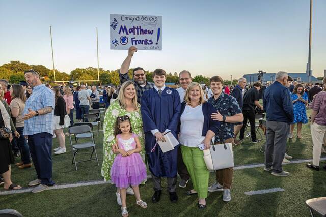 7419876_web1_sj-Grad2-062724