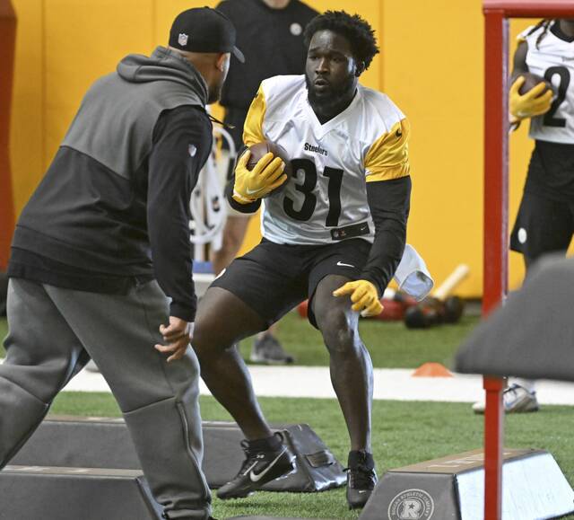 7424208_web1_ptr-Steelers01-051124