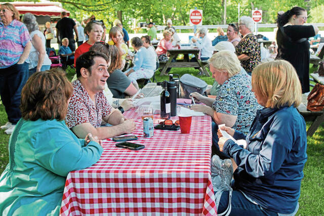 7436144_web1_gtr-lo-SupperMarket5-061224