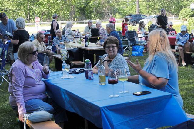 7436144_web1_gtr-lo-SupperMarket6-061224