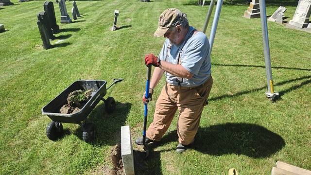 7436706_web1_gtr-headstones3-061324