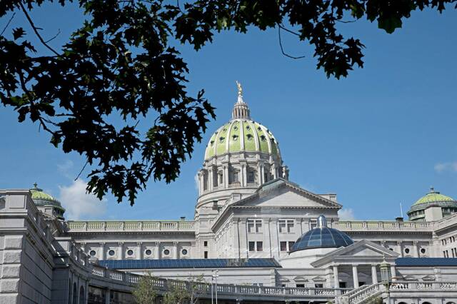7438115_web1_capitol5