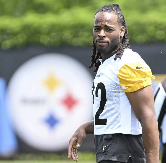 7438530_web1_ptr-Steelers10-052224