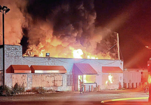 7440946_web1_gtr-MonroevilleFire-Hooters-061424