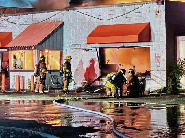 7440946_web1_gtr-MonroevilleFire-Hooters2-061424