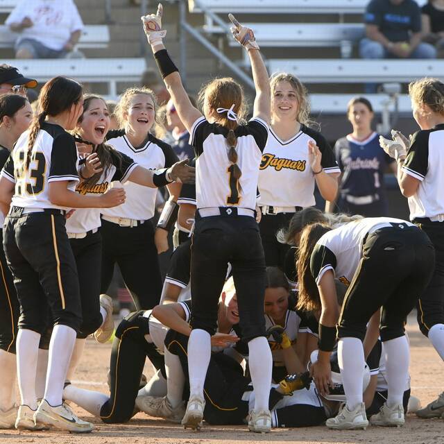 Thomas Jefferson’s state softball title capped special season in memory of former coach