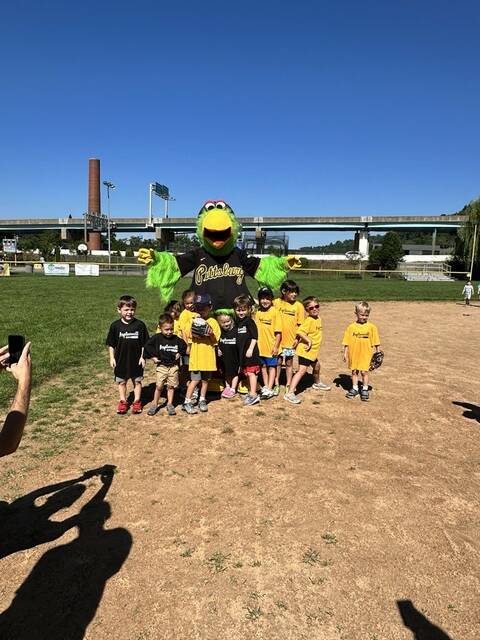 7452785_web1_her-teeball1-062724