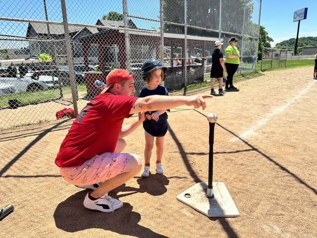 7452785_web1_her-teeball13-062724