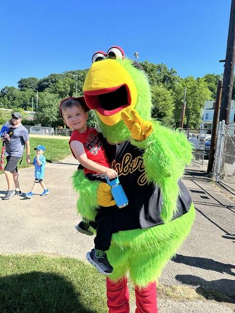 7452785_web1_her-teeball5-062724