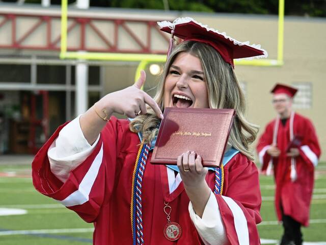 7456565_web1_nhj-commencement-062724-1
