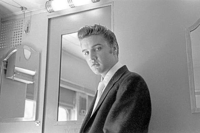 7492082_web1_TV-Elvis_Documentary_52991.jpg