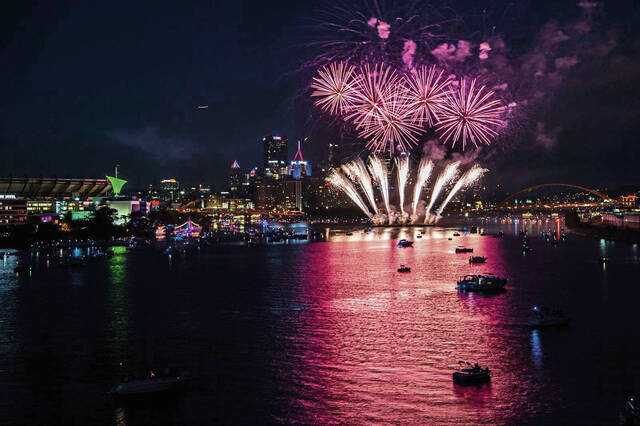 7495633_web1_ptr-PittFireworks2-070523