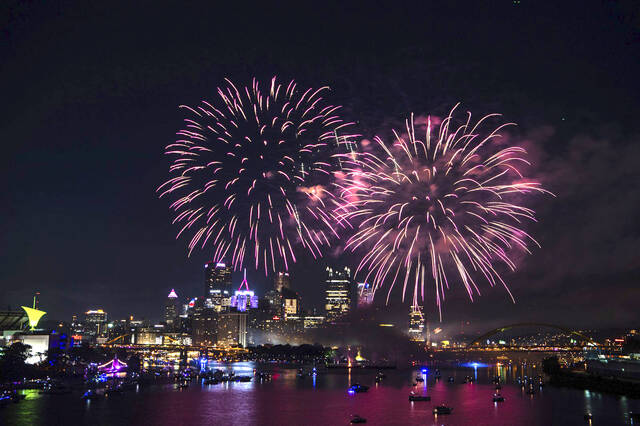 7495633_web1_ptr-pittfireworksweb1-070523