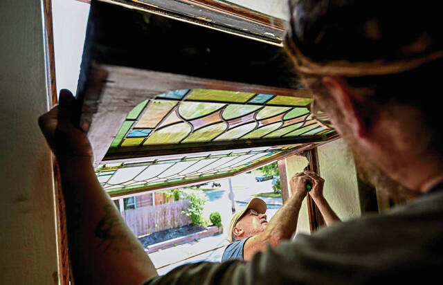 7500511_web1_vnd-centralstainedglass1-070524