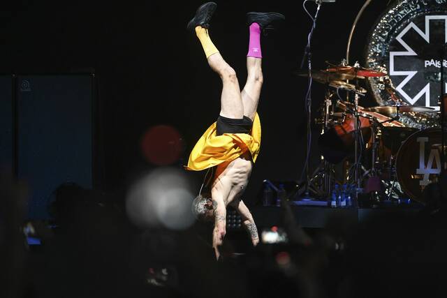 7500888_web1_ptr-RHCPconcert005-070324