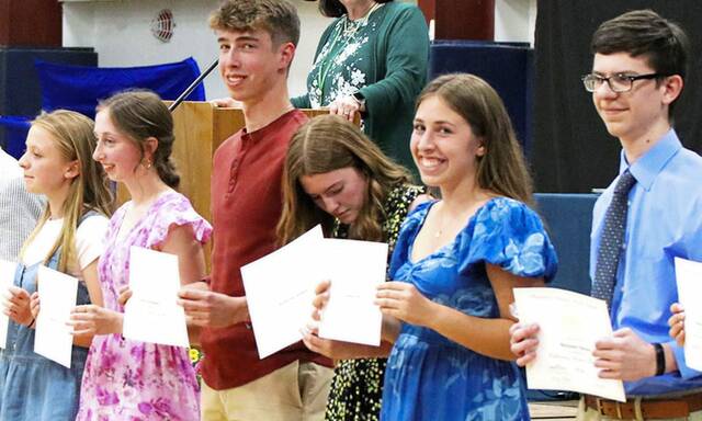 7504130_web1_hj-aquinasawards-071124