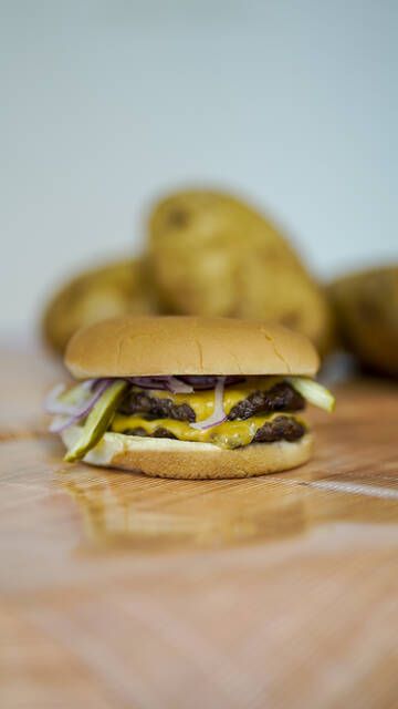 7504462_web1_Bungalow-Burger