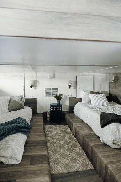 7505455_web1_sew-SewickleyBoat-7