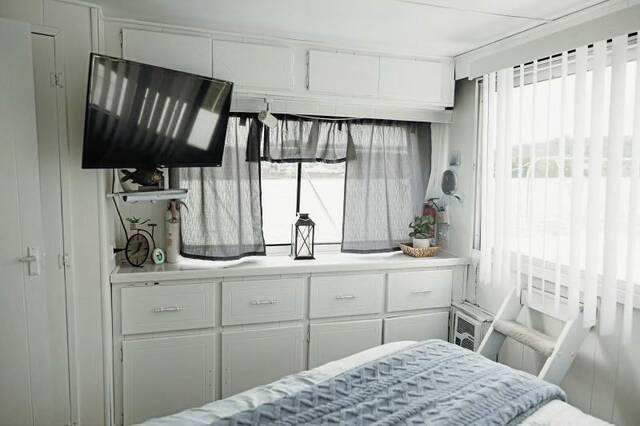 7505455_web1_sew-sewickleyboat-9