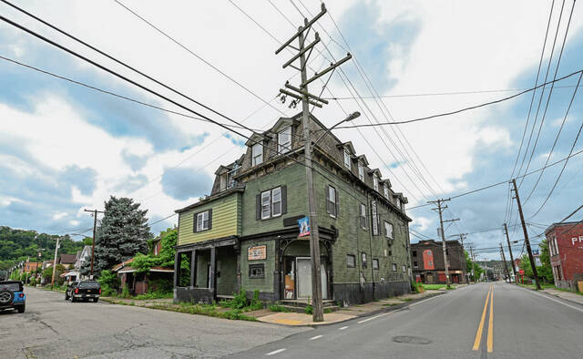 7514685_web1_VND-BoatHouseBar2-070524