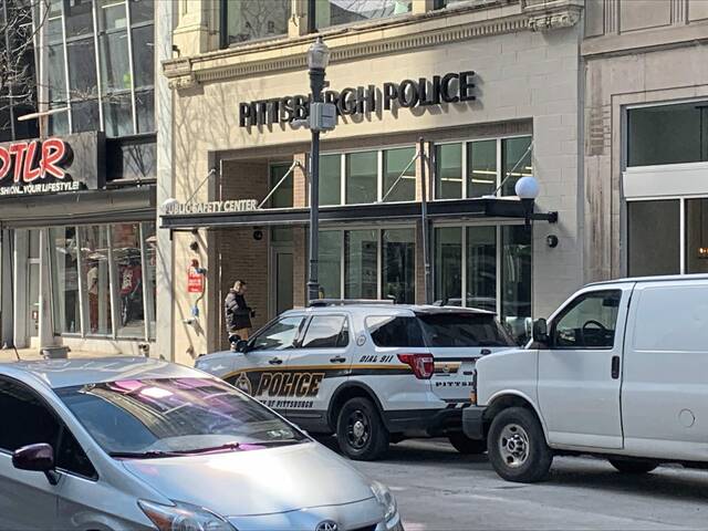 7518264_web1_PTR-Pittsburgh-Police-Downtown-FILE