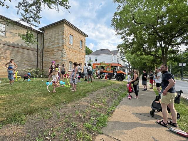 7523987_web1_SEW-lo-LibraryFoodTruck-071824