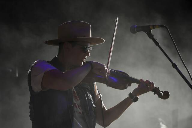 7530596_web1_ptr-ChrisStapleton007-071324