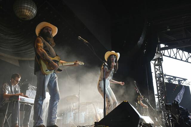 7530596_web1_ptr-ChrisStapleton010-071324