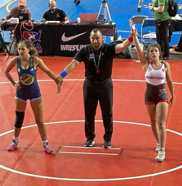 Hampton girls wrestling alum ramps up aggressiveness with college on horizon