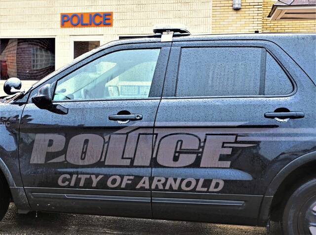 7556500_web1_WEB-arnold-police-2