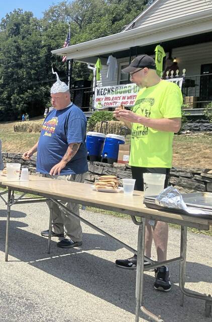 7557300_web1_gtr-UFOHotDogs-072224