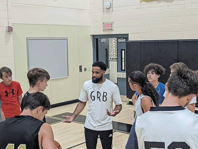 Dre Corbin jumps quickly into boys basketball coaching role at Riverview