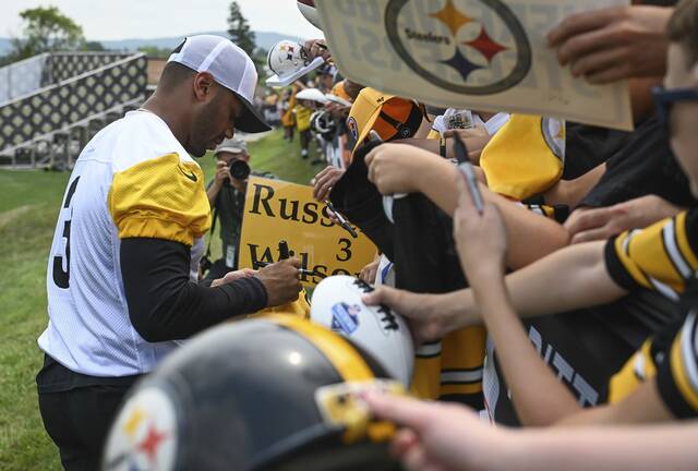 7571630_web1_gtr-SteelersFans022-072624