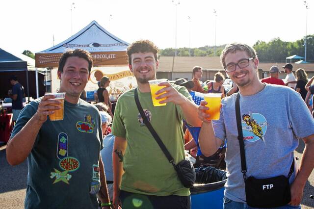 7582404_web1_hj-pintsinpark-080824-14