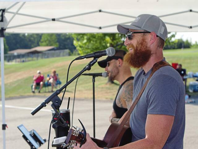 7582404_web1_hj-pintsinpark-080824-3