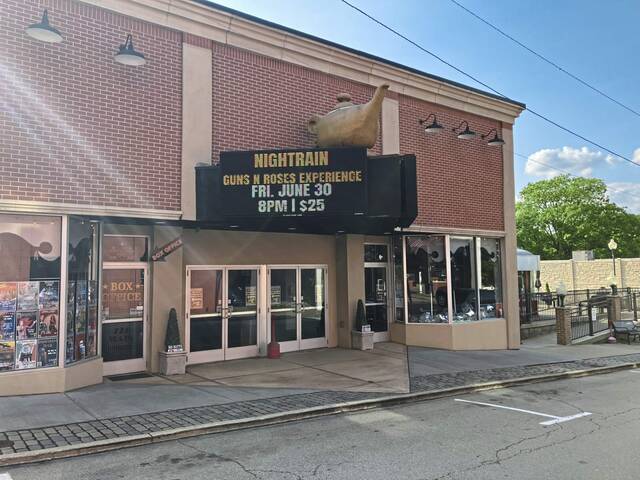 7586045_web1_Irwin-250-Lamp-Theartre