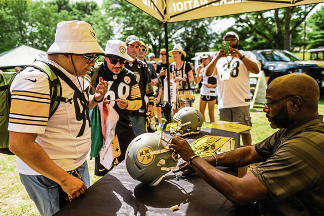 7589150_web1_gtr-SteelersFest3-080324