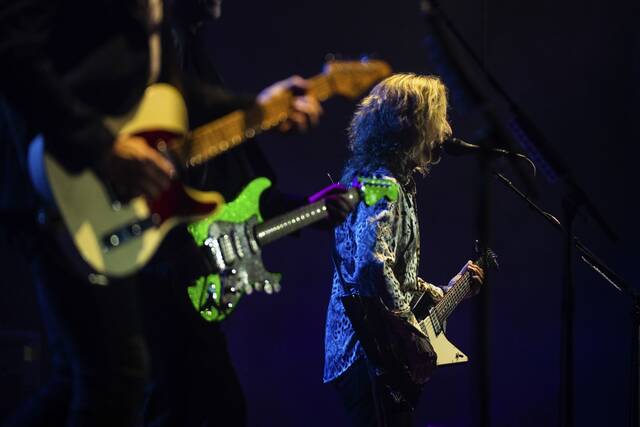 7589453_web1_ptr-styxforeigner23-080124
