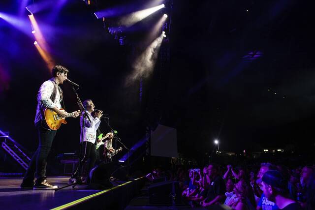7589453_web1_ptr-styxforeigner27-080124