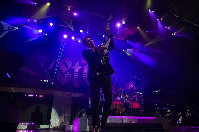 7589453_web1_ptr-styxforeigner37-080124